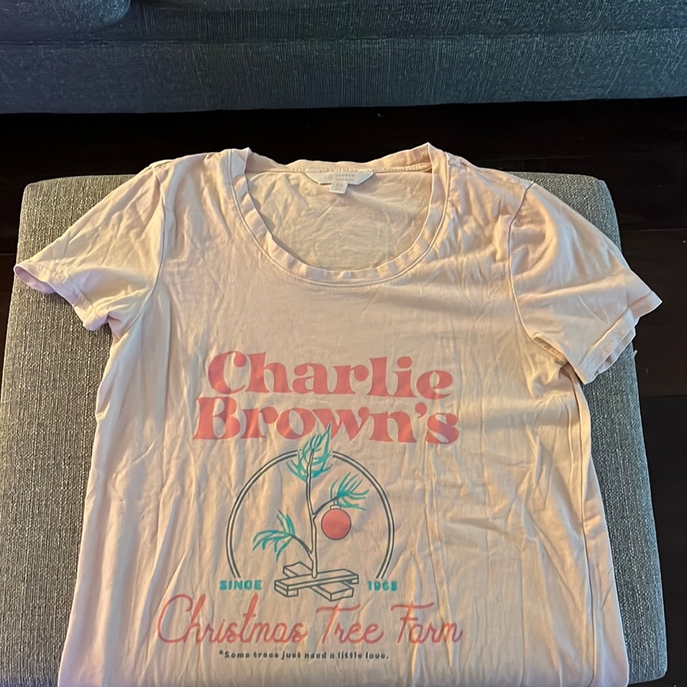 Lauren Conrad graphic tee. Size XS. Light pink